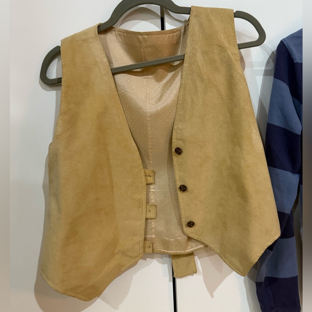 70’s vintage suede vest!